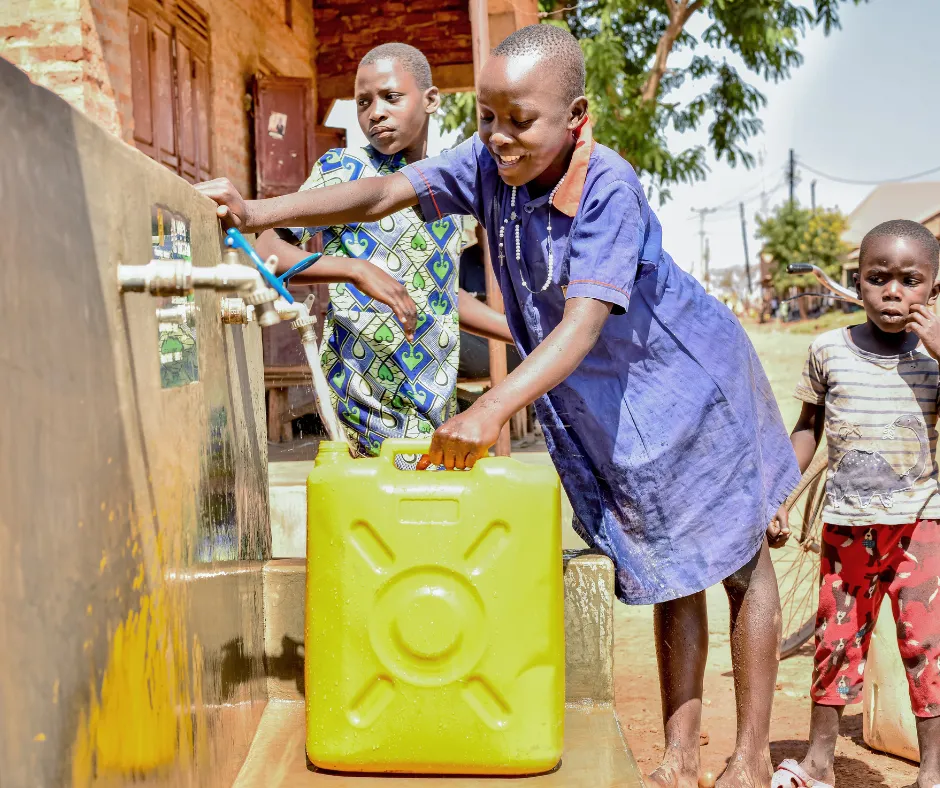 Ugandan children access safe water