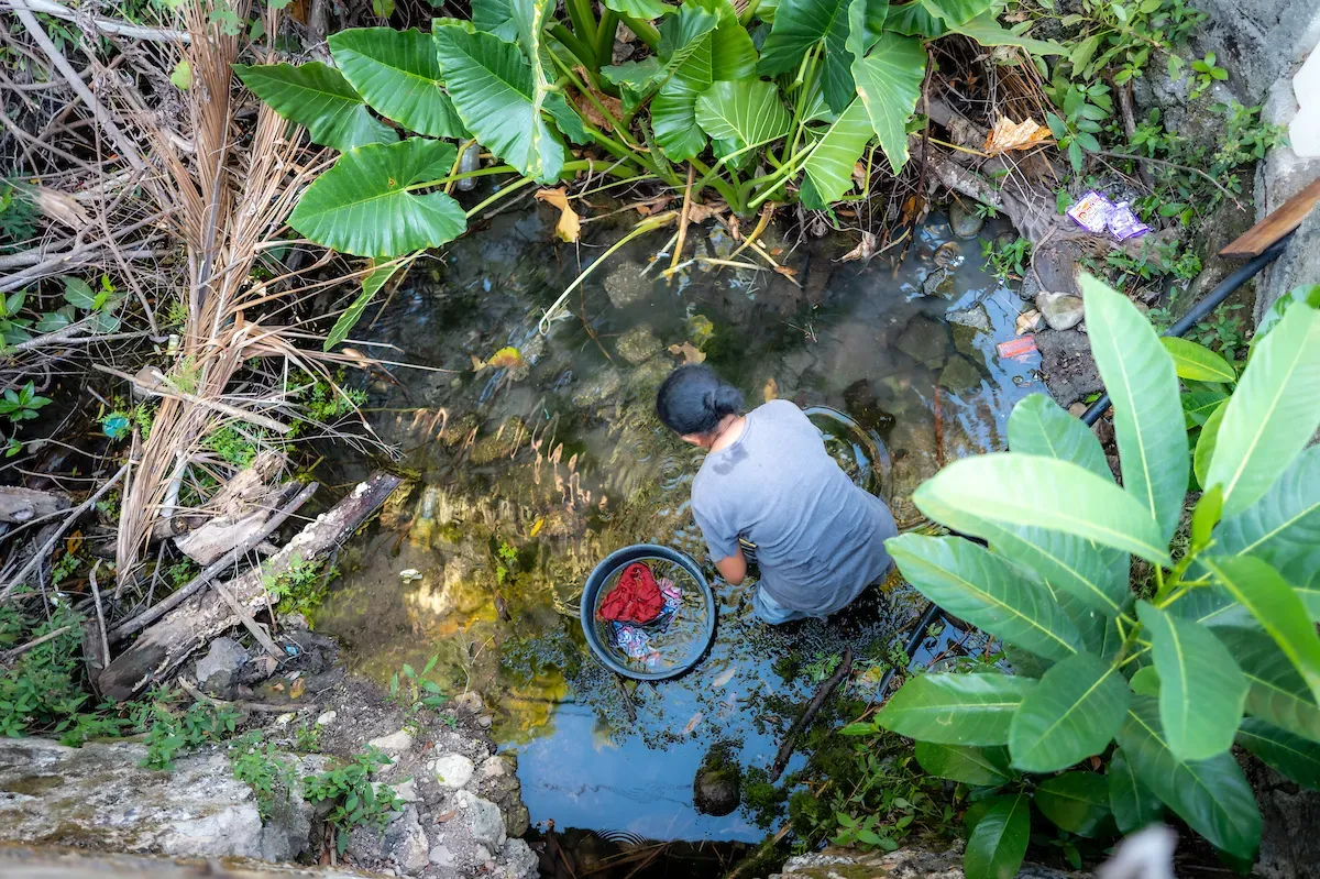 The nearest water source was a 4km roundtrip journey from Martha’s home, and she traveled there every morning around 3 or 4 a.m. to collect her water.