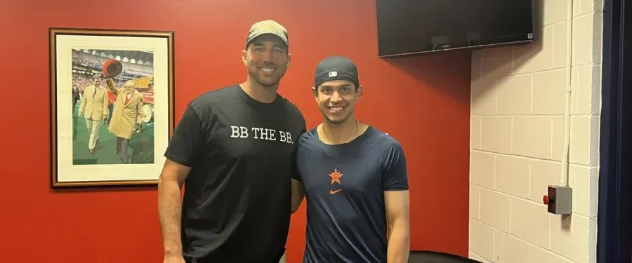 Adam Wainwright and Mauricio Dubón