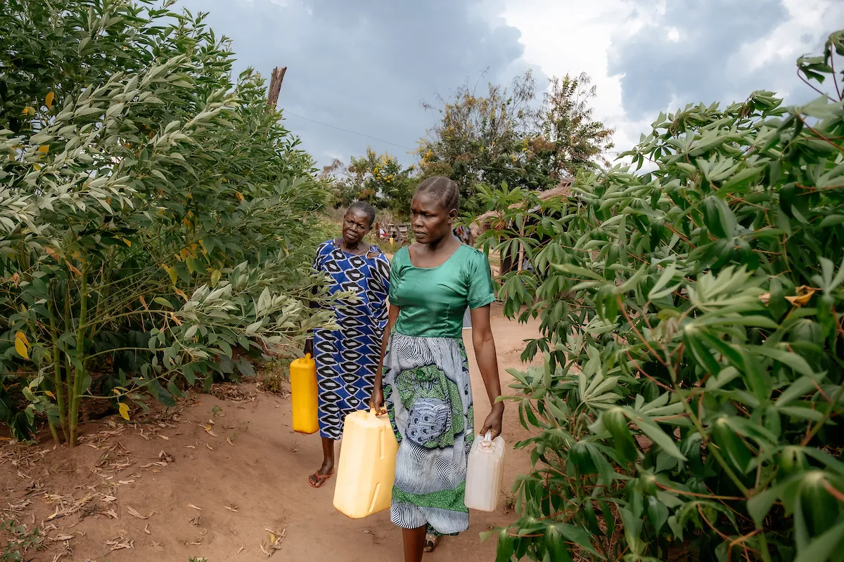 Edina walks for water