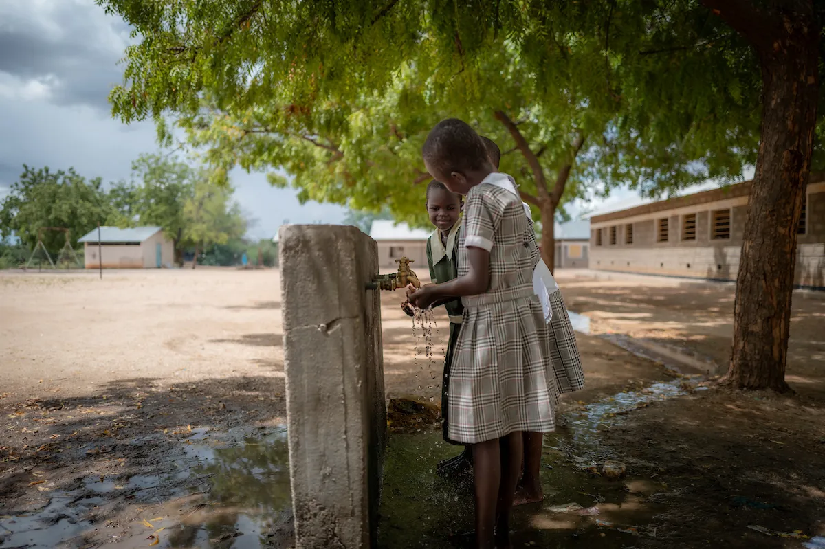 Students in Africa wash their hands