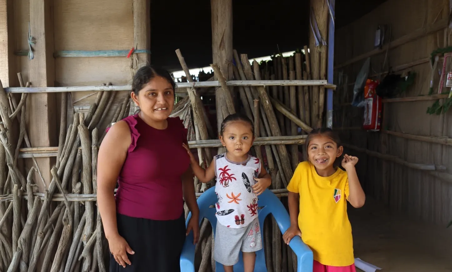Mother and children in Peru