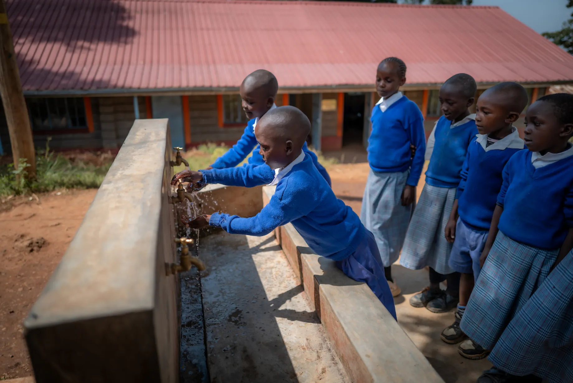 Girls in Kenya, Africa acess safe water