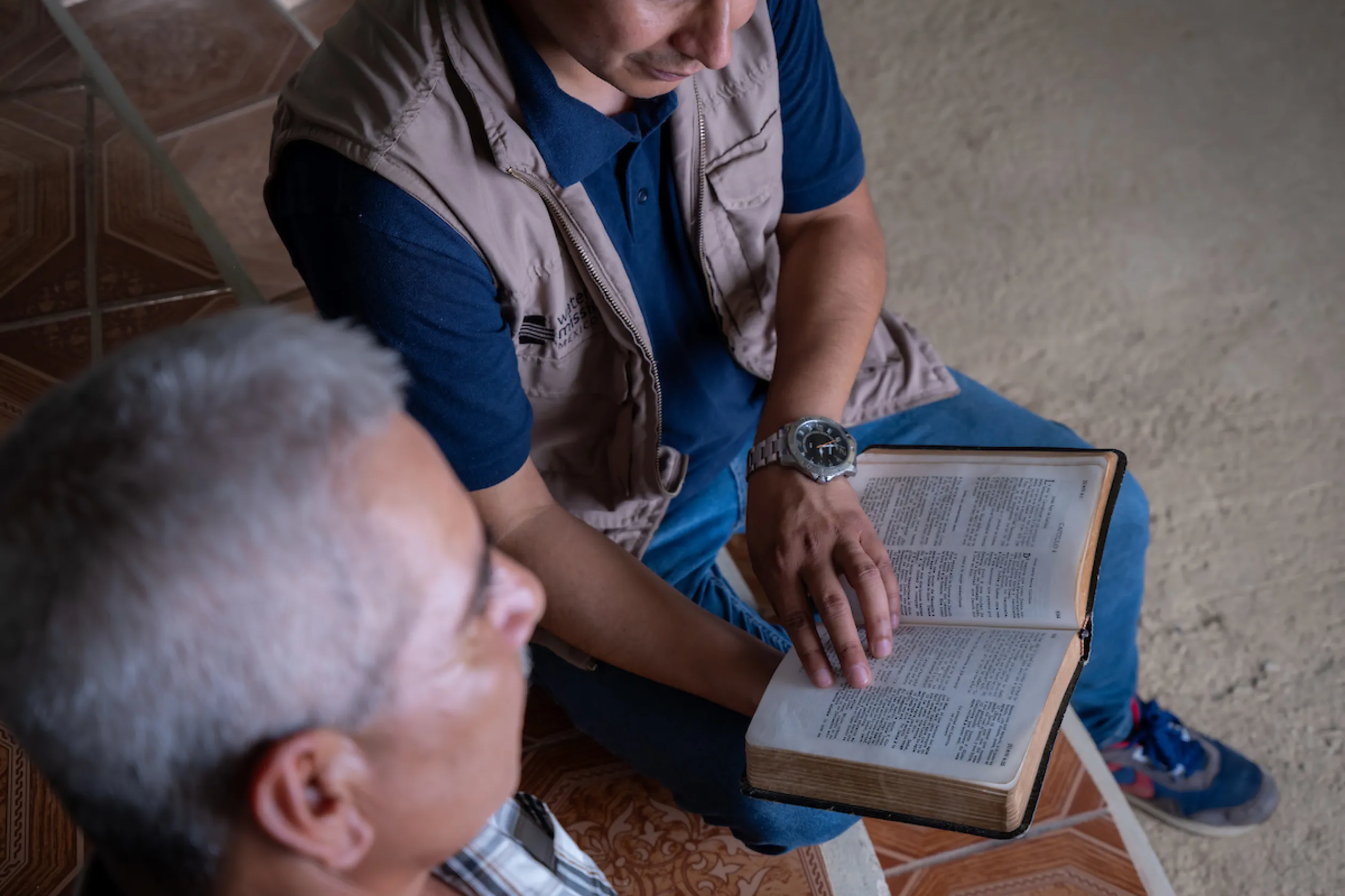 Omar and Tomas read the Bible