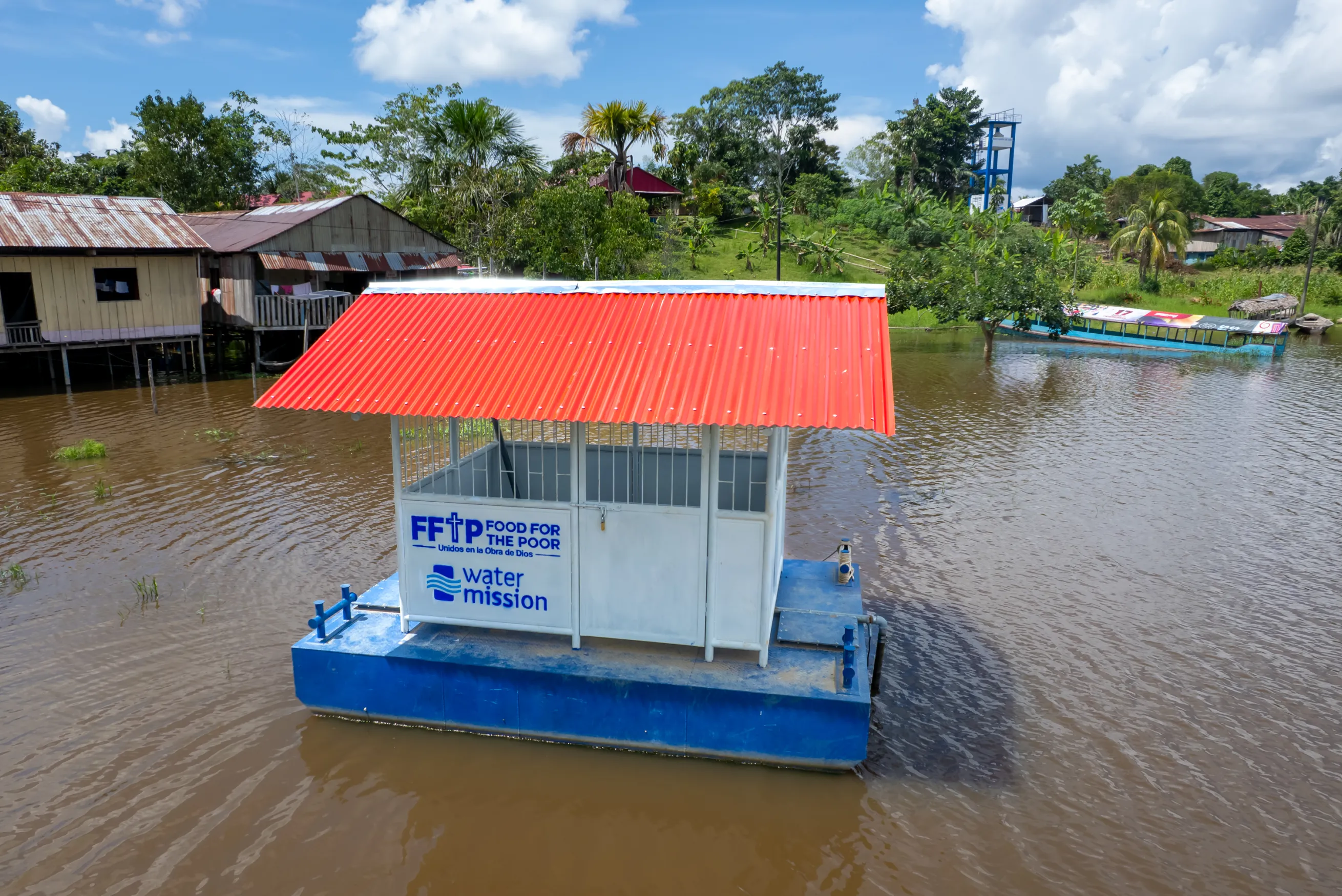 Floating pump house