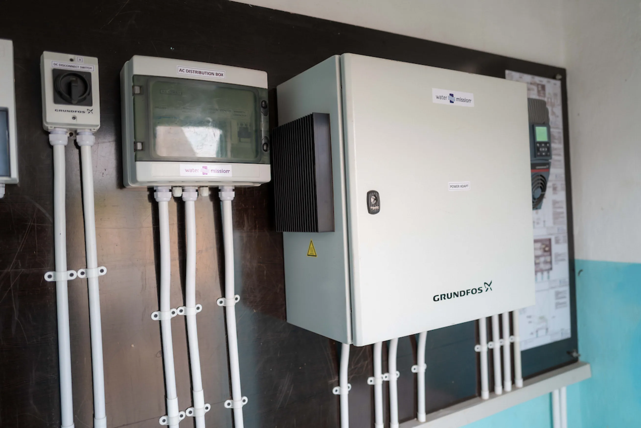 Grundfos power system at a Water Mission safe water project