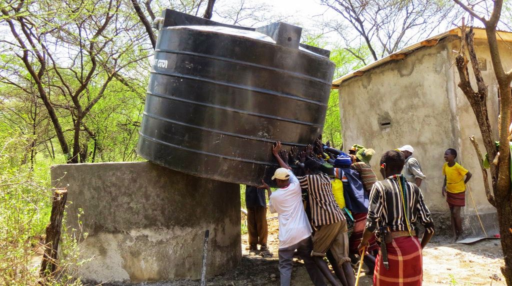 Lifting Storage Tanks