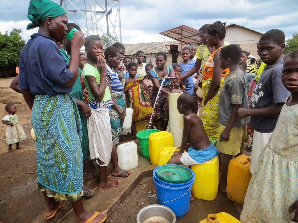 Safe water delivered to people displaced by Malawi Flooding