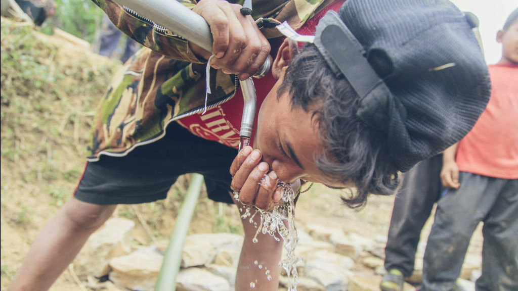 Pokhari boy drinks safe water | Nepal Earthquake