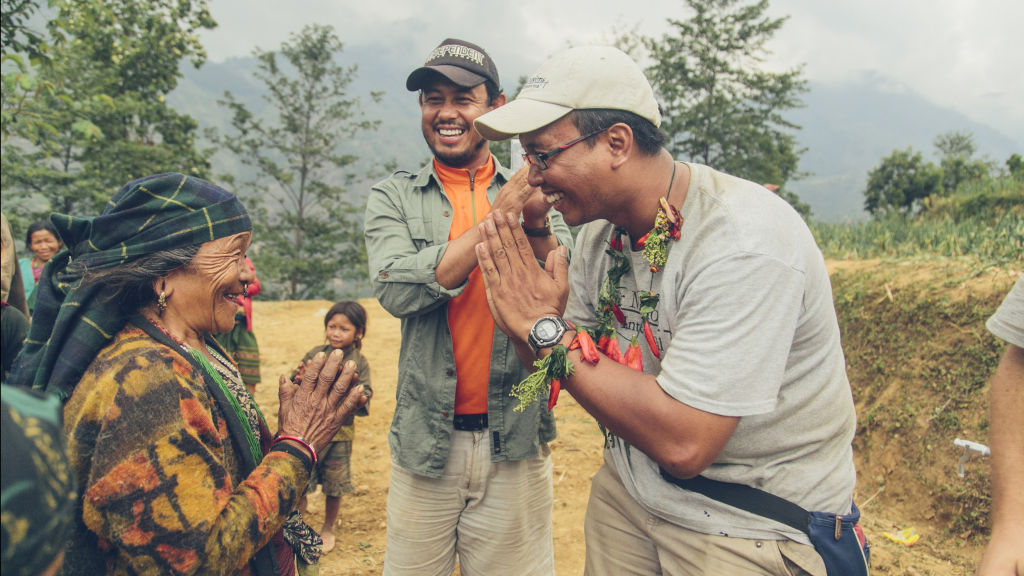 Tosa receives Pokhari necklace | Nepal Earthquake