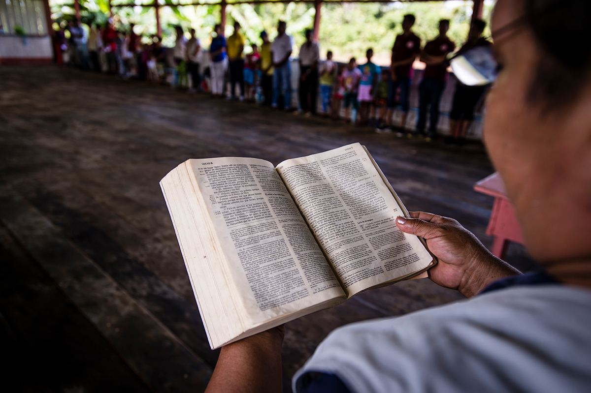 Bible study in Villa Maria, Peru
