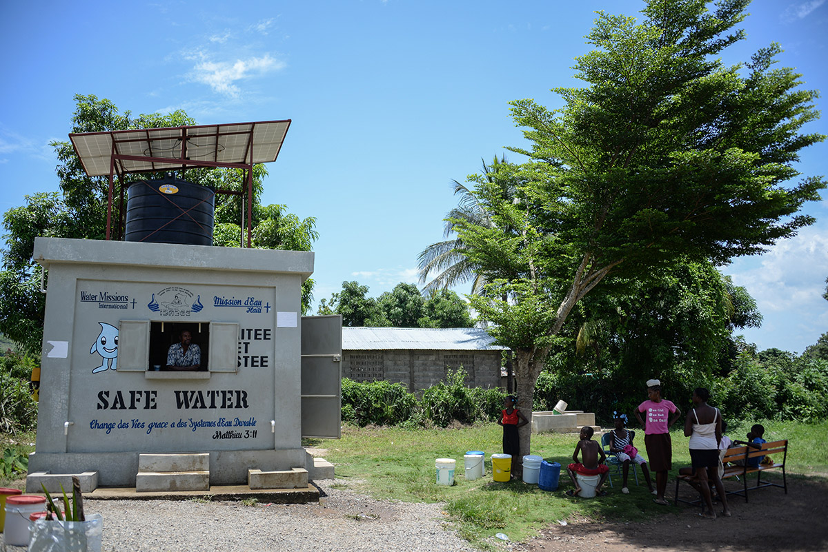 Safe water system and storage in Haiti